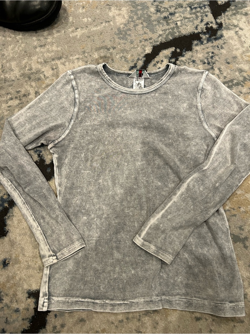 Hard Tail Mineral Wash Gray Long Sleeve Top